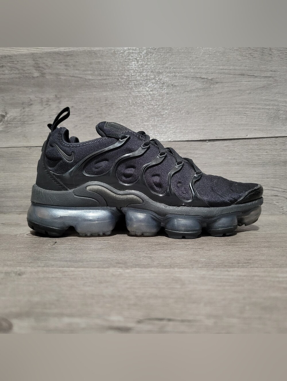 Nike Air VaporMax Plus SE Womens Size 7.5 Triple Black DH1063 001